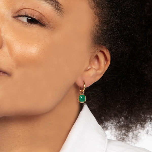 Goudkleurige Oorbellen met Malachite Edelsteen Hanger - My Bendel