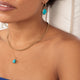 Goldene Kette mit blauem Howlith birnenförmigem Anhänger