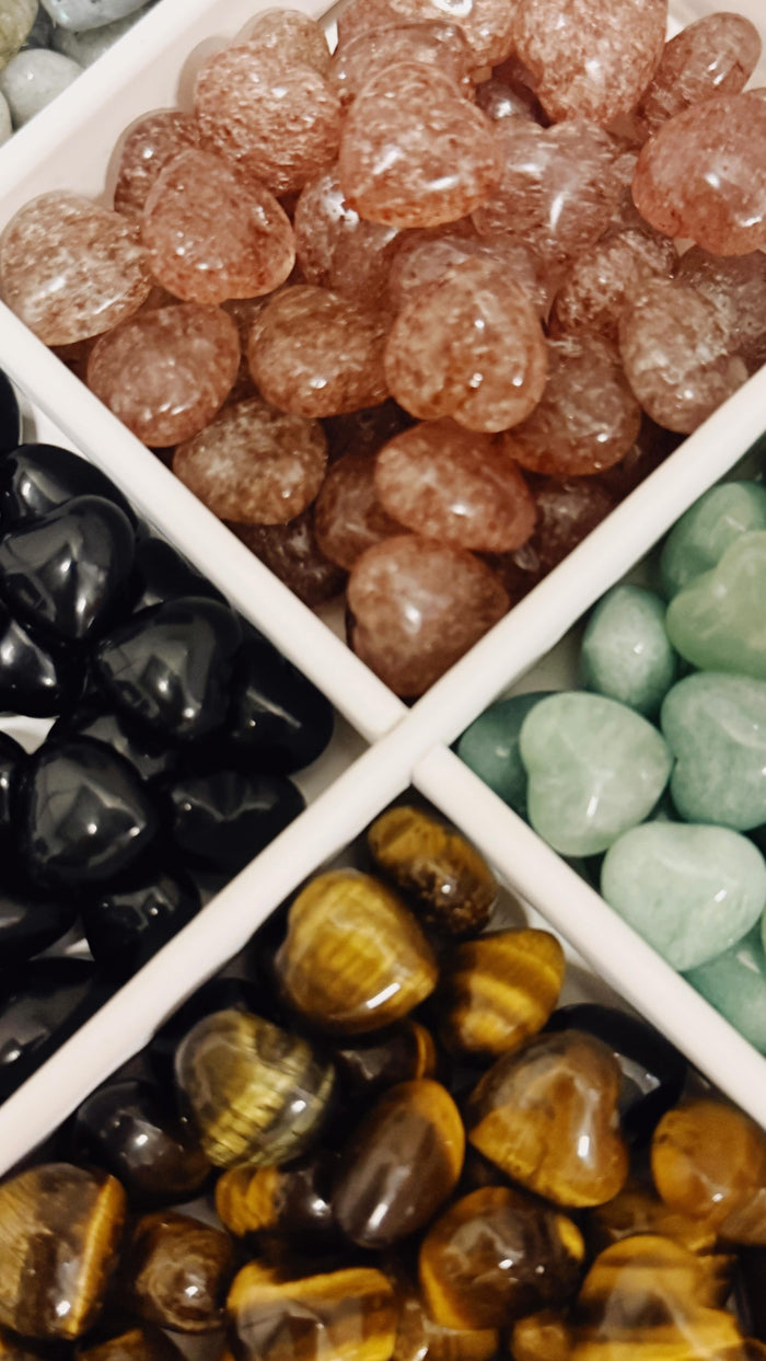 GRATIS edelstenen hartje bij al je bestellingen via de website deze maand! ❤️♥️🖤
We hebben 8 verschillende edelstenen die je kunt sparen.
.
.
.
#mybendel #sieraden #jewelry #gemstones #freegift