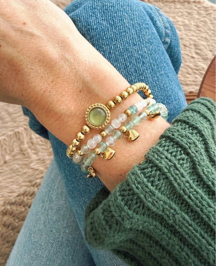 NIEUW💚: Onze nieuwste collectie is live. Op zoek naar meer balans en helderheid, dan is Green Fluorite de edelsteen voor jou. Deze mooie lichtgroene edelsteen is de kleur van dit voorjaar. ⁠
Benieuwd naar de hele collectie? Ga naar de website! ⁠
.⁠
.⁠
.⁠
#Mybendel #new #sieraden #jewelry #bracelet #gemstone #greenfluorite #newcollection #springsummer2026 #ss26⁠