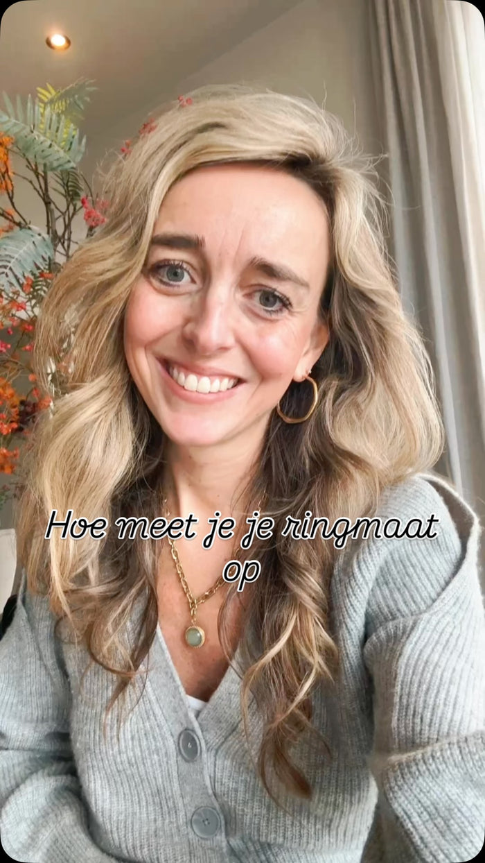 Geen idee welke ringmaat je hebt? Wij hebben een tool ontwikkeld waarmee je gemakkelijk je ringmaat kunt opmeten 💍 
#mybendel #sieraden #jewelry #jewelryhack ringinspo