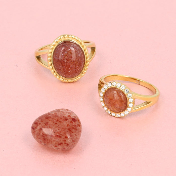 Berry Quartz 🍓 een zachte edelsteen die staat voor liefde, rust en emotionele balans.⁠
Deze steen helpt je negatieve energie los te laten en dichter bij jezelf te komen.⁠
Draag hem als reminder om vanuit rust en zelfliefde te leven. ⁠
⁠
#Mybendel #sieraden #jewellery #berryquartz #edelstenen #zelfliefde #energie #spiritualiteit