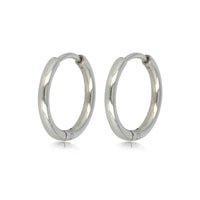 Klassieke gladde zilveren oorring van 18x2 mm