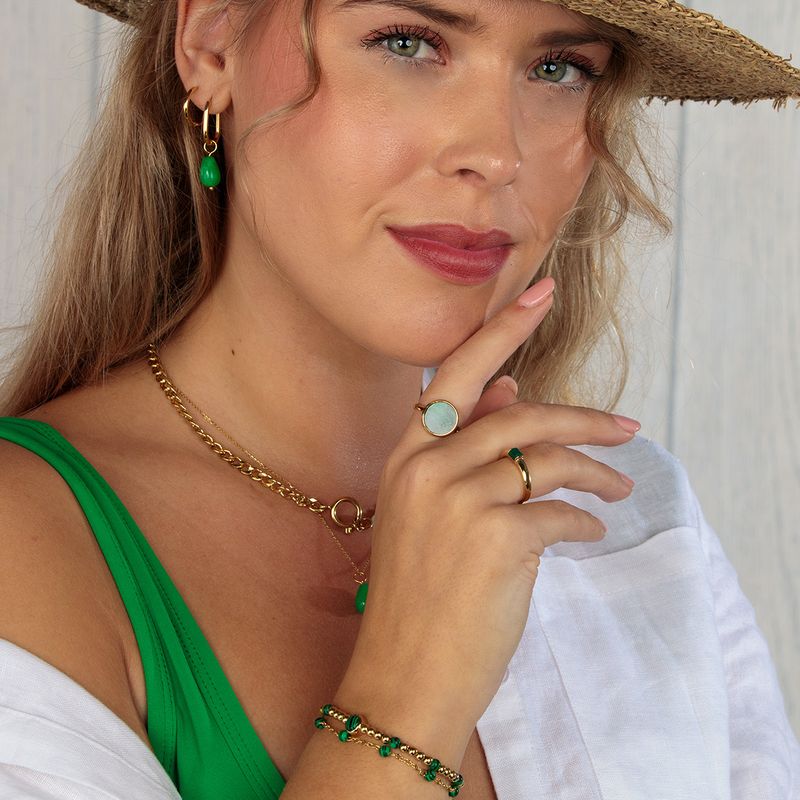 Gold bracelet with Malachite gemstones