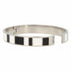 Elegante zilveren bangle van 10 mm met zwart-wit epoxy. Blijft jarenlang mooi, irriteert niet en verkleurt niet. Perfect voor elke gelegenheid. # MB1001