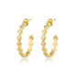 Sommerlicher goldener Ohrstecker mit Muscheln