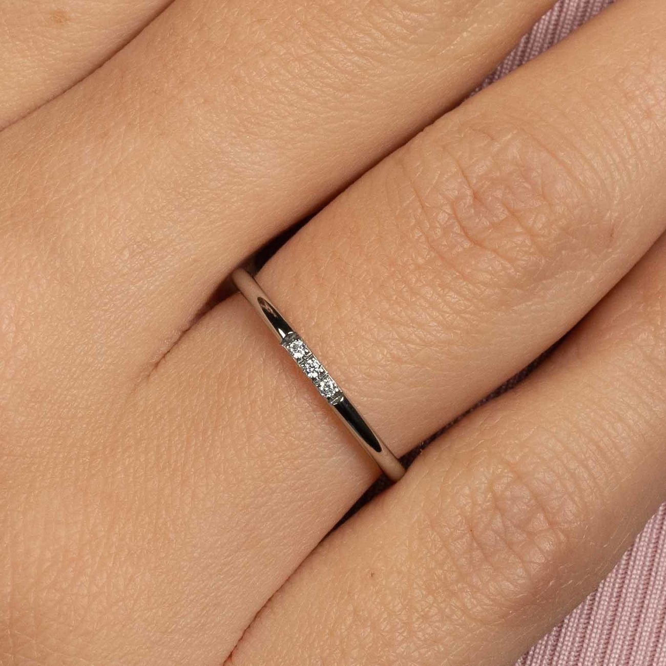Minimalistische zilveren ring - drie fijne kristallen - My Bendel