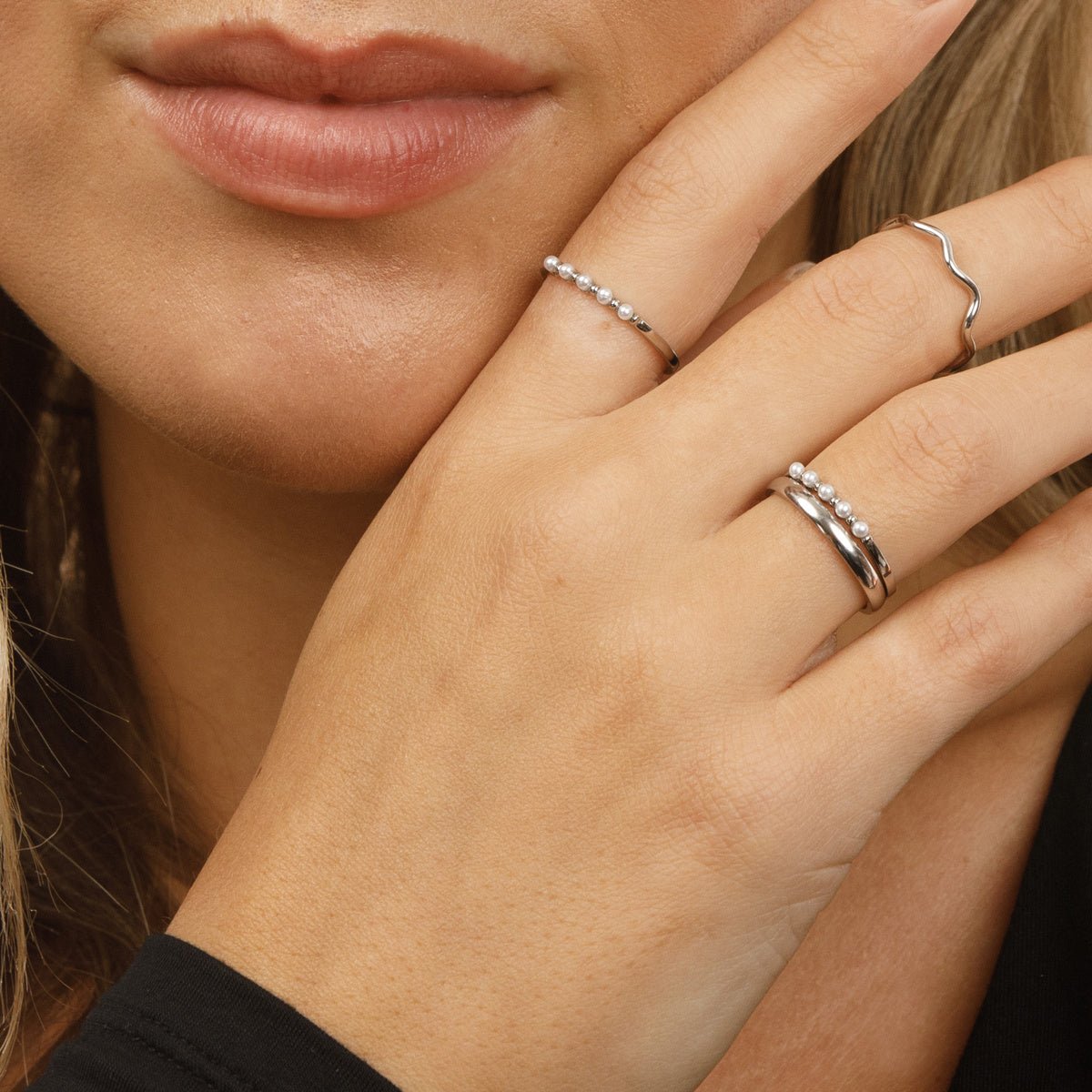 Minimalistische zilveren ring - kleine witte parels - My Bendel