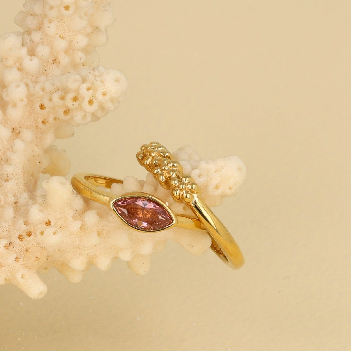 Gouden ring met bloemetjes - elegant en tijdloos sieraad - My Bendel