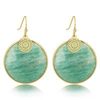 Amazonite oorbel met gouden bloem 40mm - Unieke Elegantie