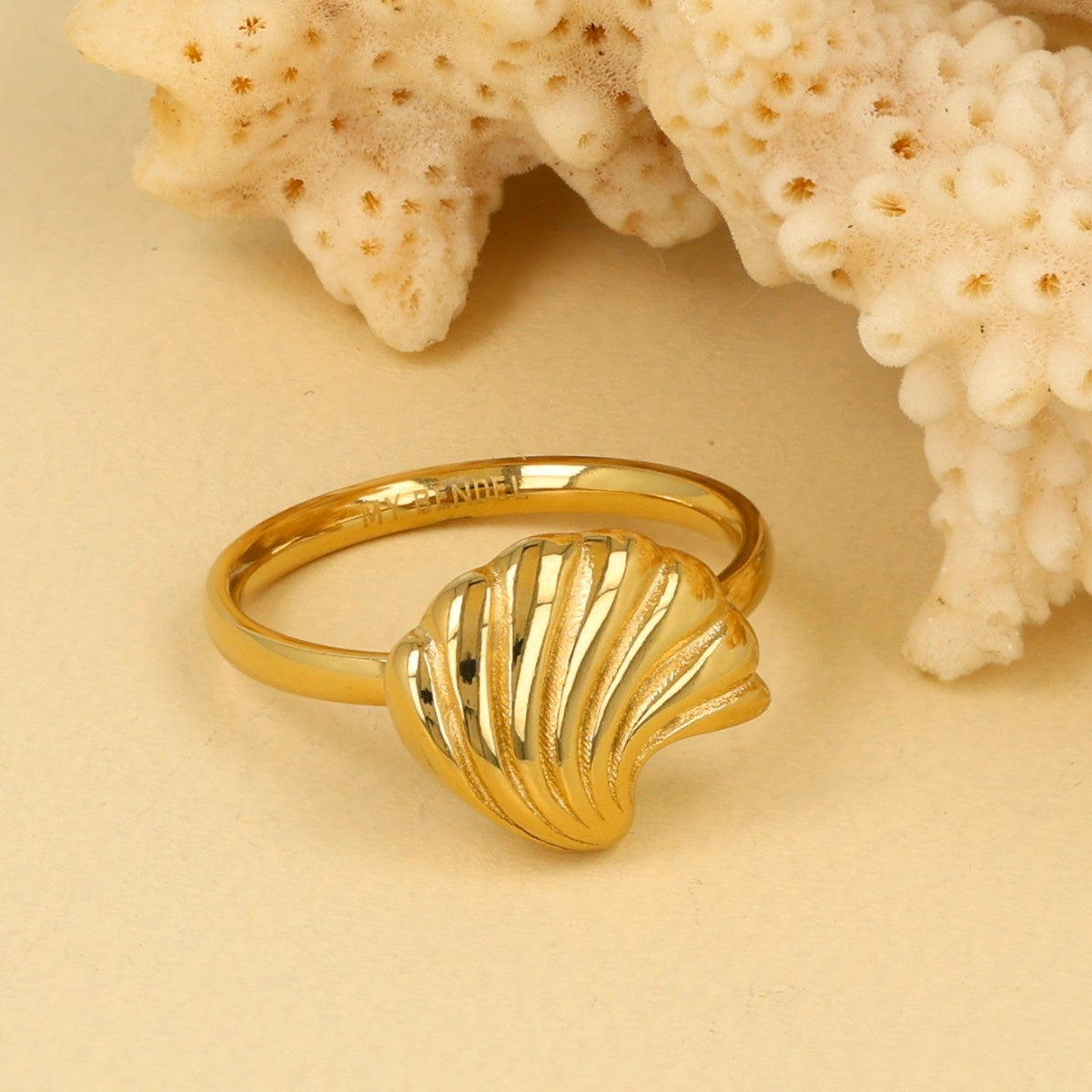 Goldener Statement-Ring - Muschelform - Elegant und einzigartig