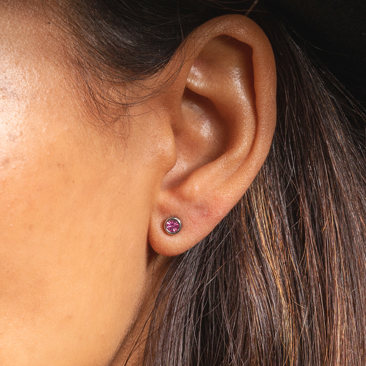 Roze Zirkonia Oorbellen: Stalen Elegantie in 4mm