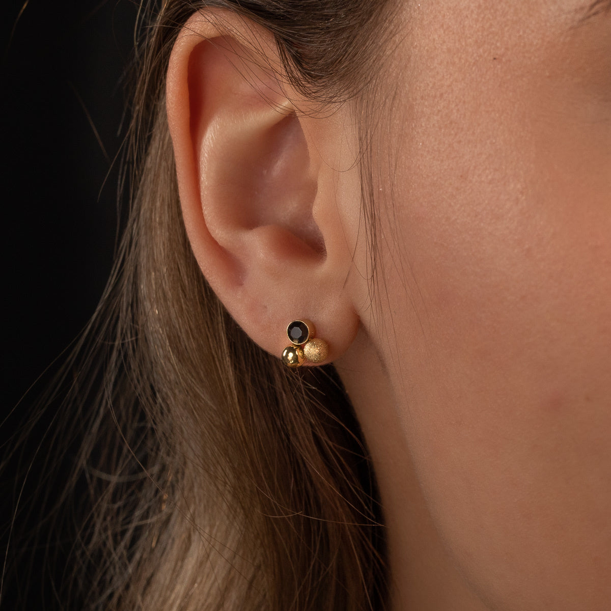 Elegante silberne Ohrstecker mit schwarzen Zirkonia 8mm