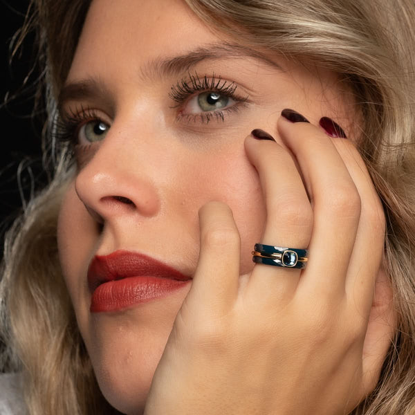 Blauw keramiek ringenset - gouden zirkonia - chique uitstraling
