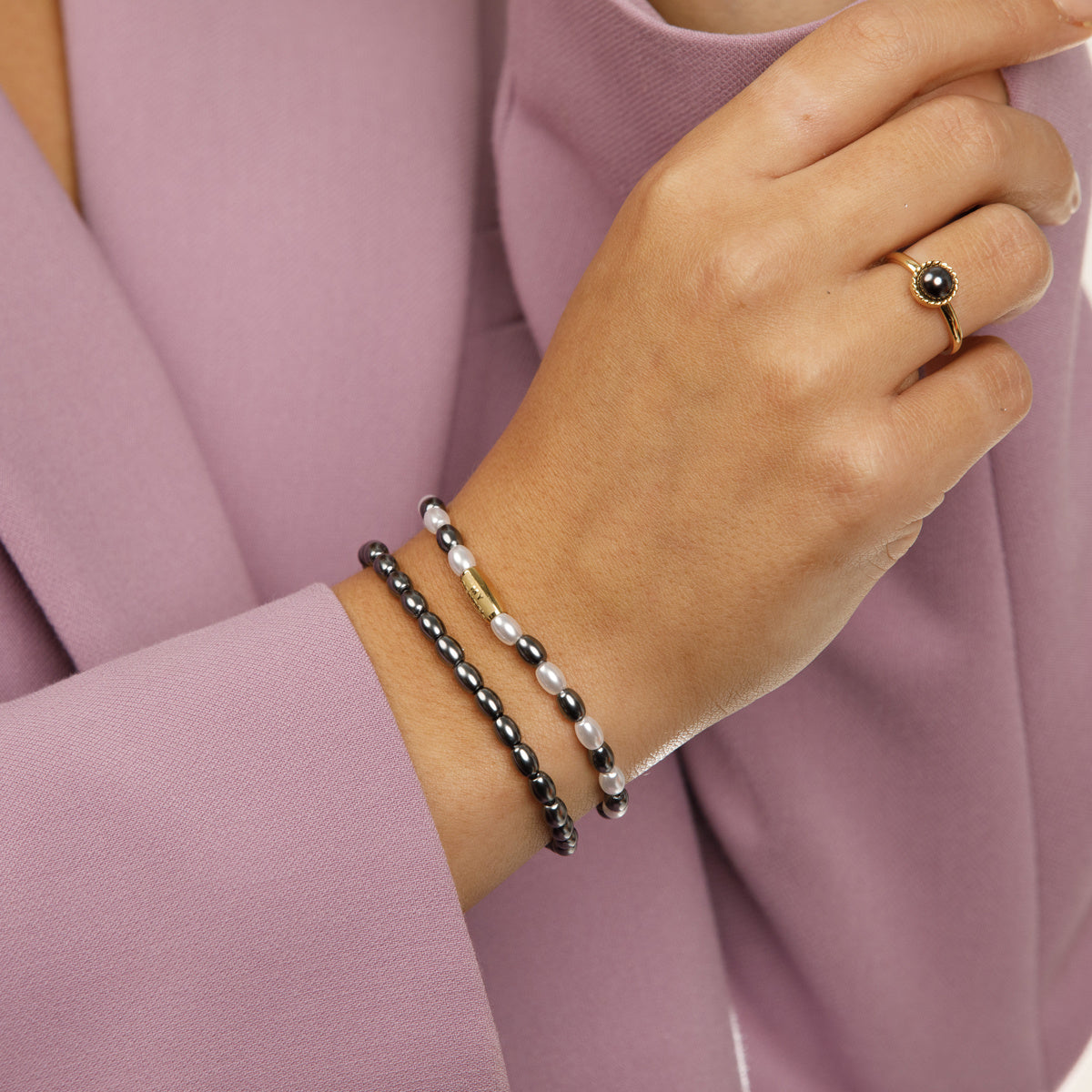 Gouden Armband met Zwarte/Witte Parels - Luxe Sieraden