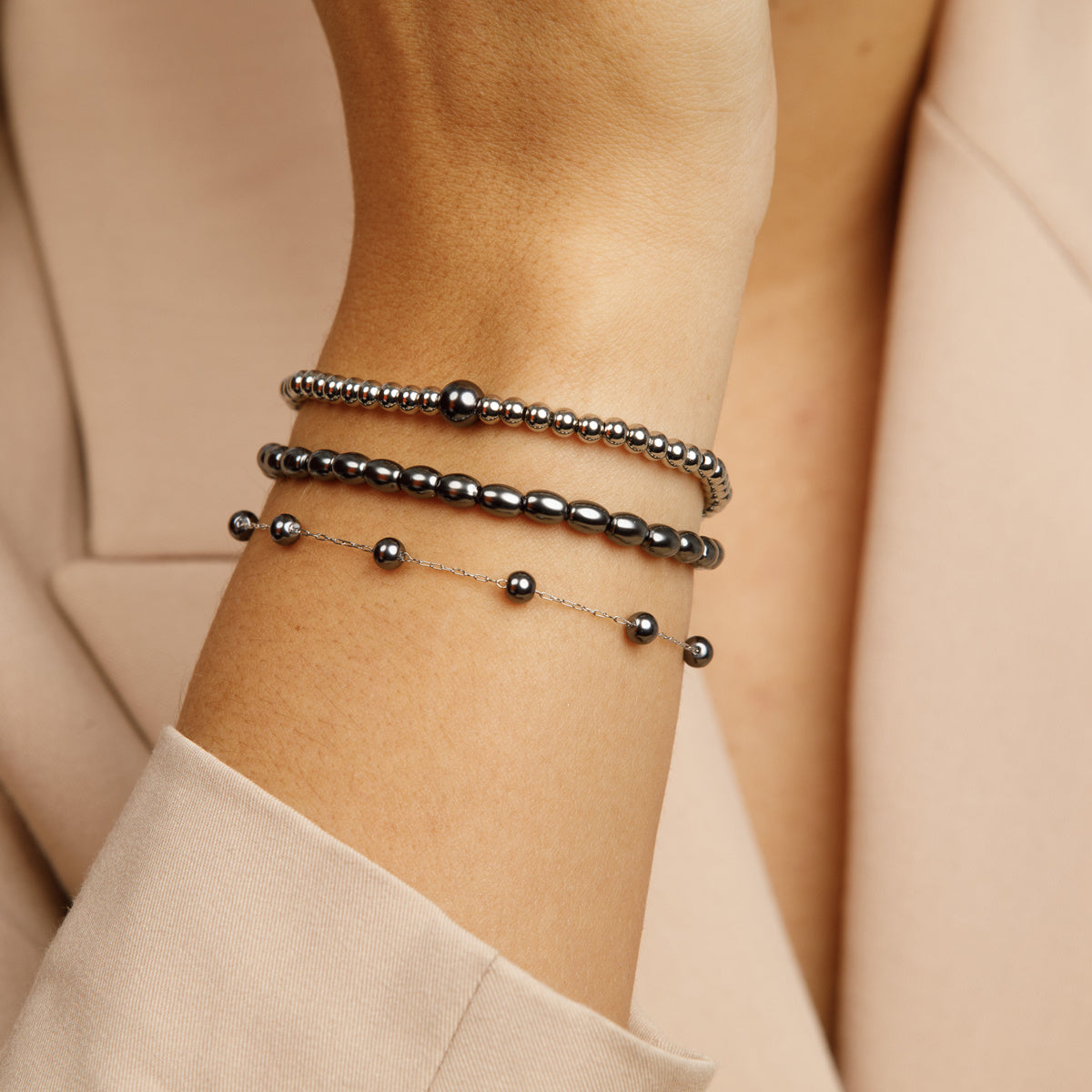 Silver Bracelet with Black Pearls - Mysterious Design