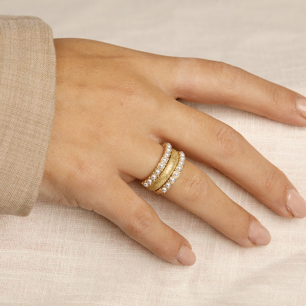Gouden ringenset - Witte parels - Stardust aanschuifring