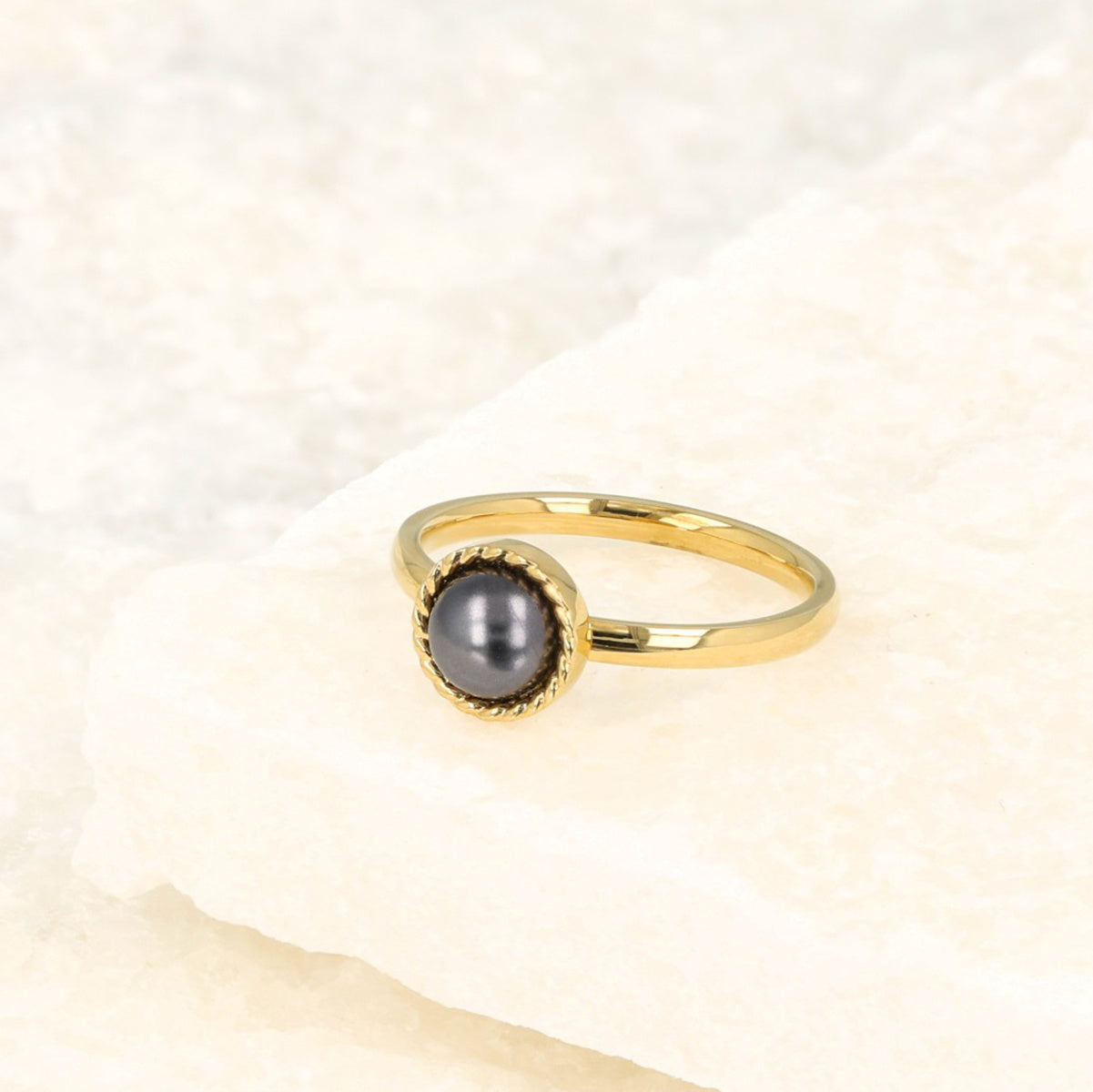 Gouden ring - Zwarte parel - Vintage rand