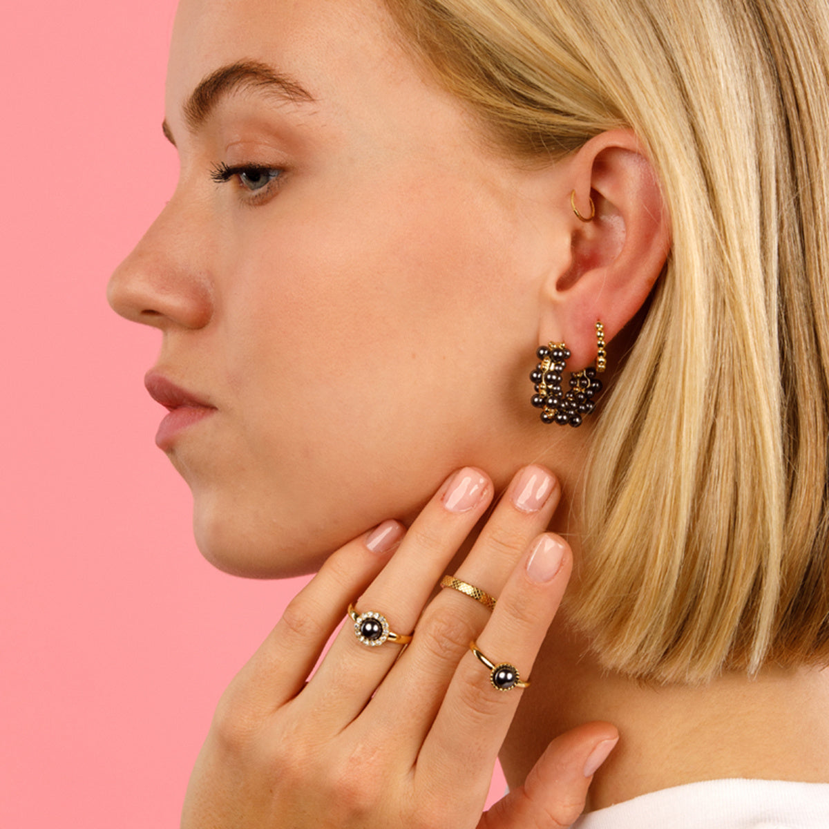 Gold ring - black pearl - zirconia stones