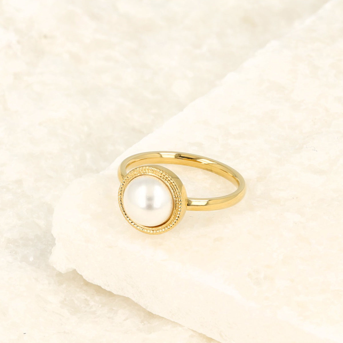Gouden vintage ring - Witte parel - Tijdloze elegantie