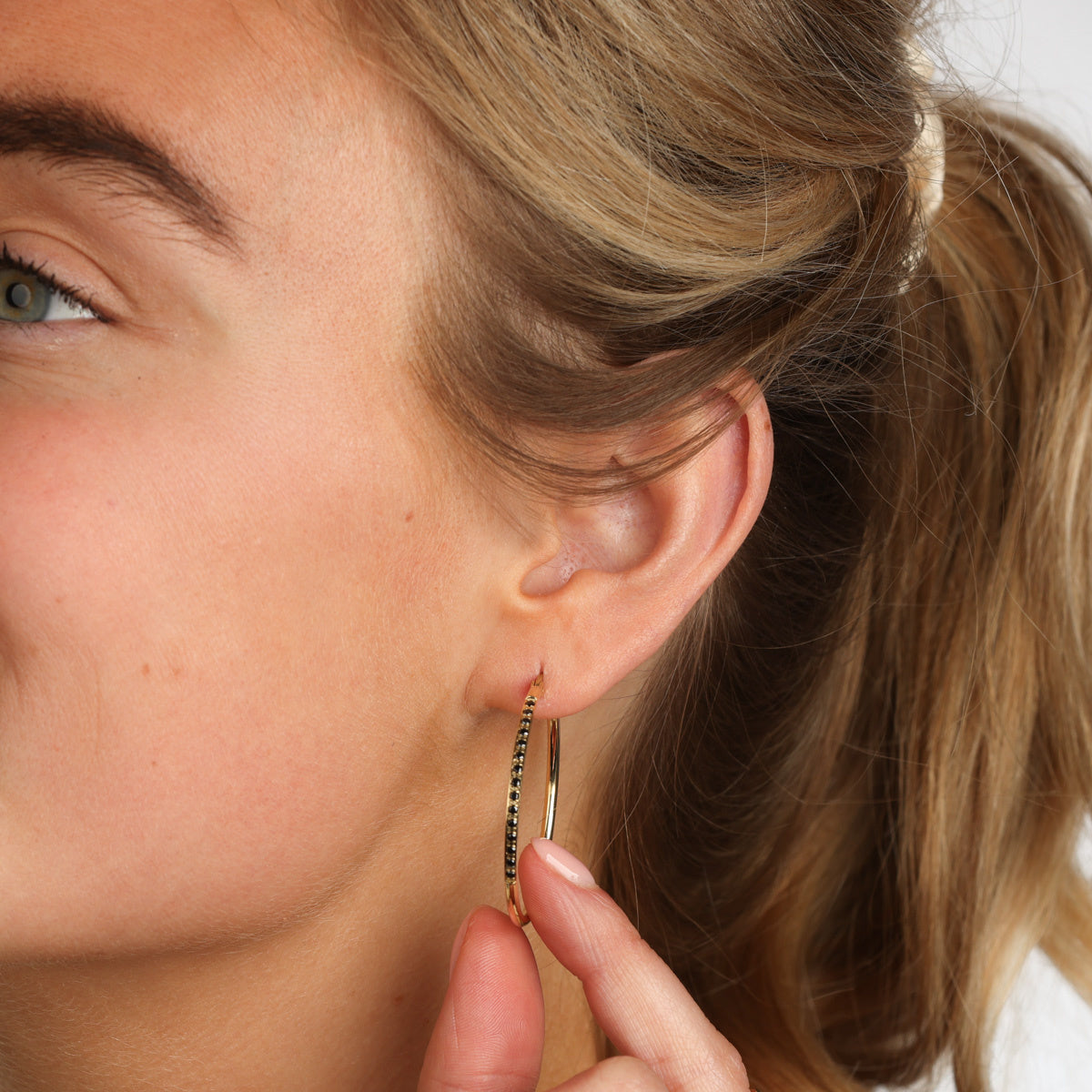 Elegant Gold Earrings with Black Zirconia 40mm