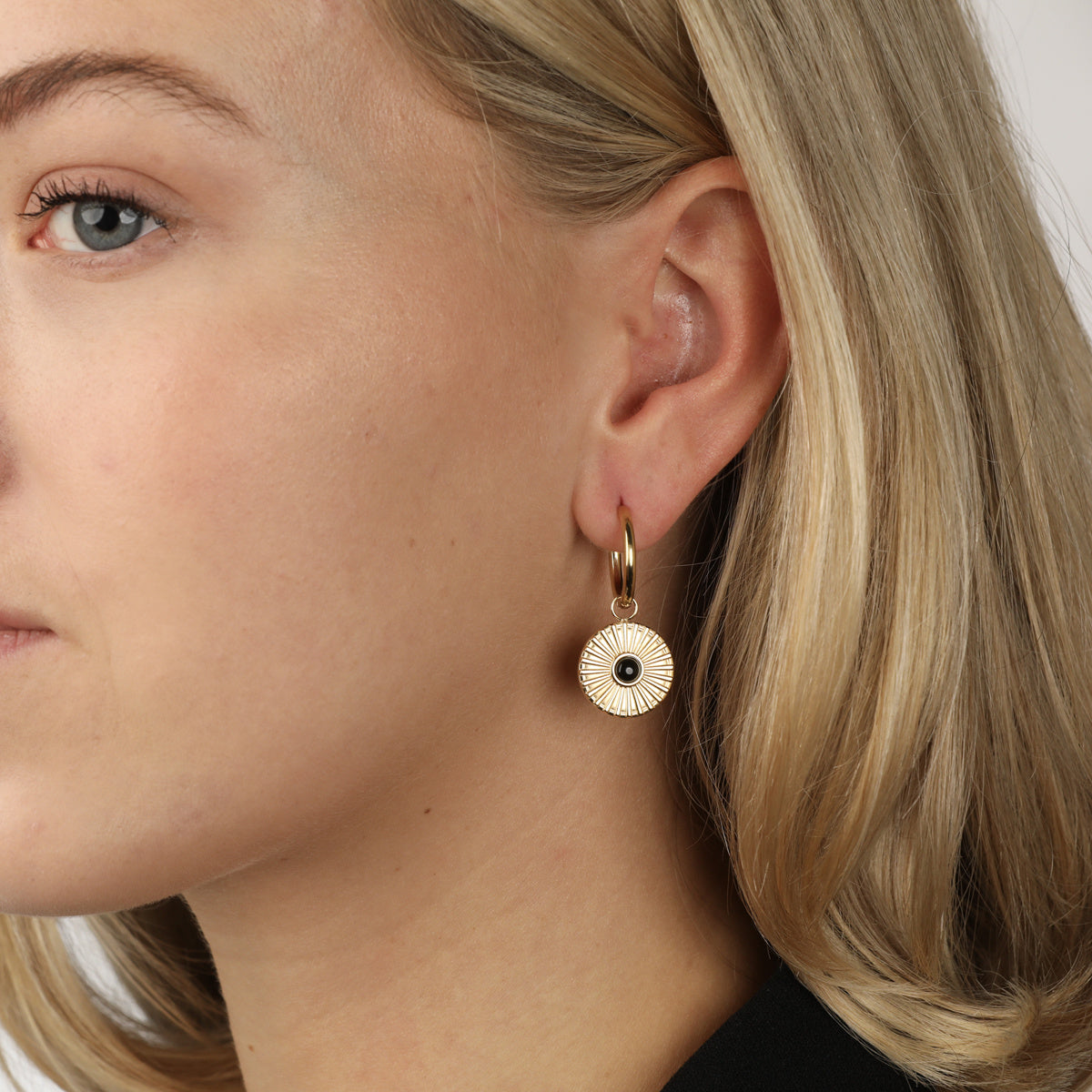 Stralende Zon Onyx Oorringen - Gouden Oorring