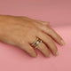 Gouden ringenset met roze parels: 5 ringen, tijdloze schoonheid en vrouwelijkheid. Inclusief 1 jaar garantie.
