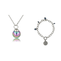 Zilveren ketting en armband met zwarte parel, symbool van rijkdom. Elegantie en stijl in één set. My Bendel.