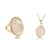 Gouden statement ring en ketting met Rose Quartz, de steen van liefde. Perfecte match voor elke gelegenheid. My Bendel.