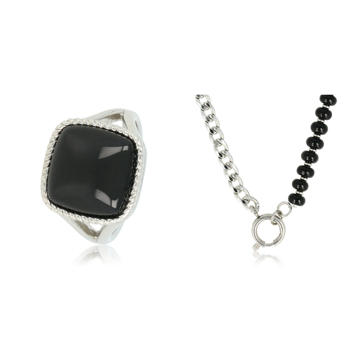 Zilveren ring en ketting met Onyx, symbool voor wijsheid en logica. Ontdek de elegantie van My Bendel.