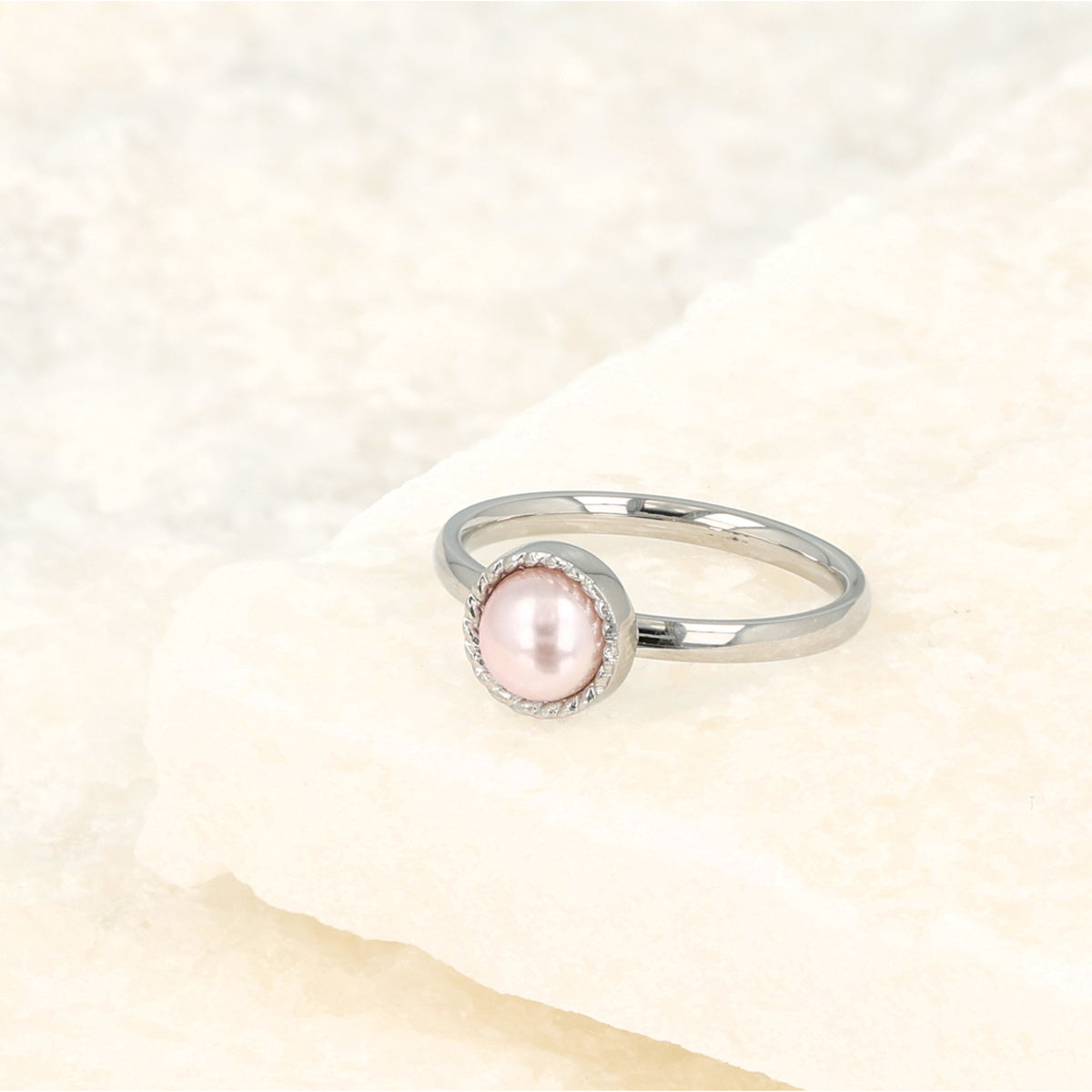 Silberner Ring - rosa Perle - gedrehter Rand - Vintage
