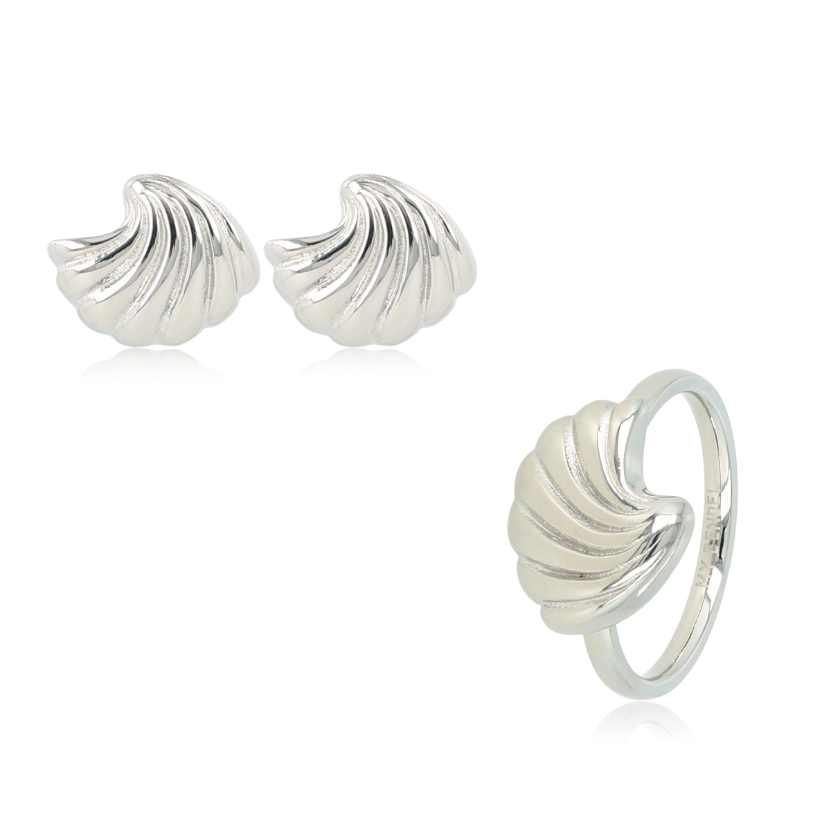 Zilveren schelpenset met ring en oorstekers