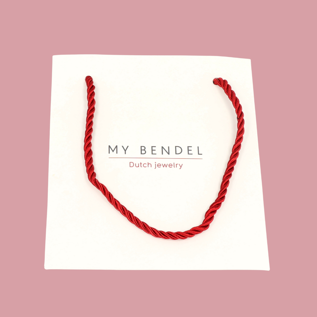 Need a nice package to give away? Use the nice bag from My Bendel!
