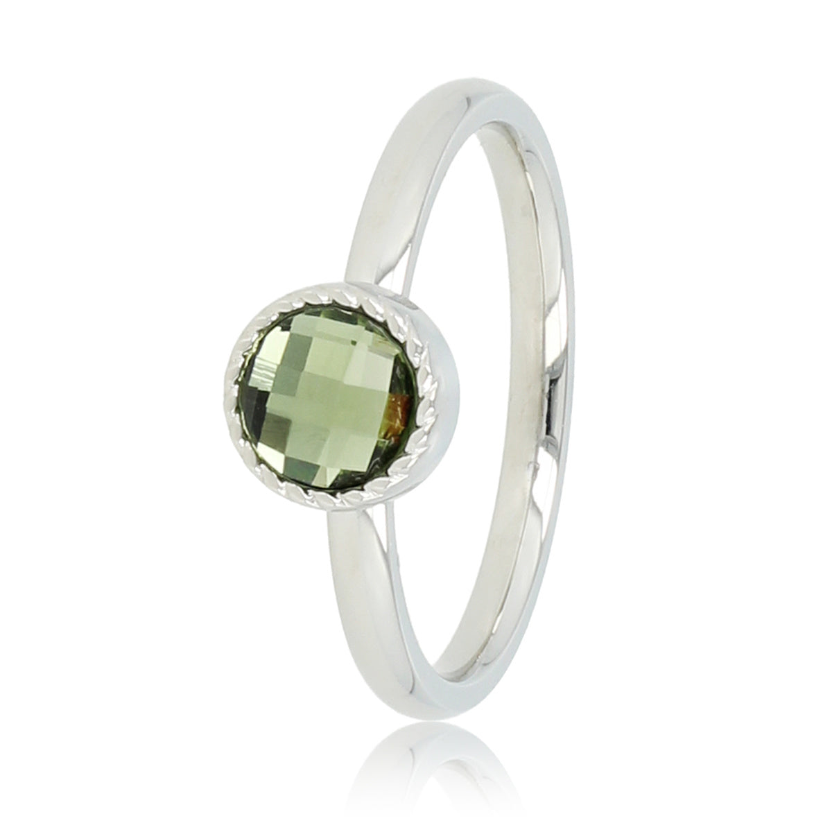 Silver ring - Green glass bead - Twisted edge
