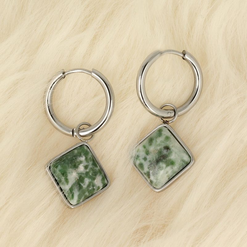 Zilveren Ronde Oorring met Jade Ruiten Hanger