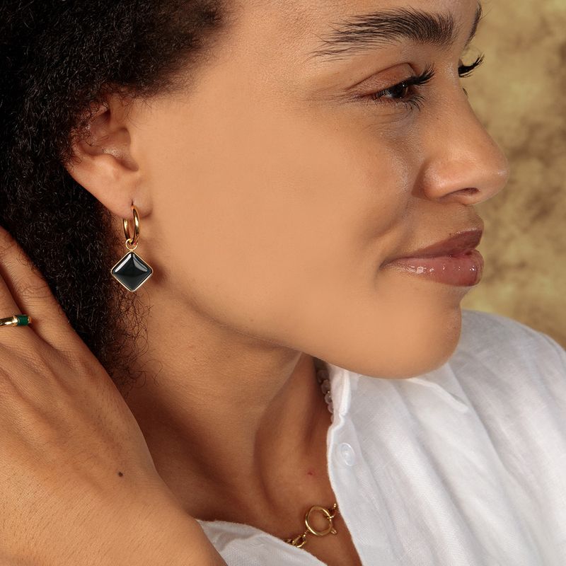 Golden Earring with Onyx Diamond Pendant