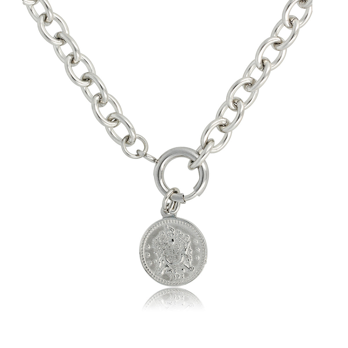 Silberne Kette mit großen Gliedern und Münzanhänger