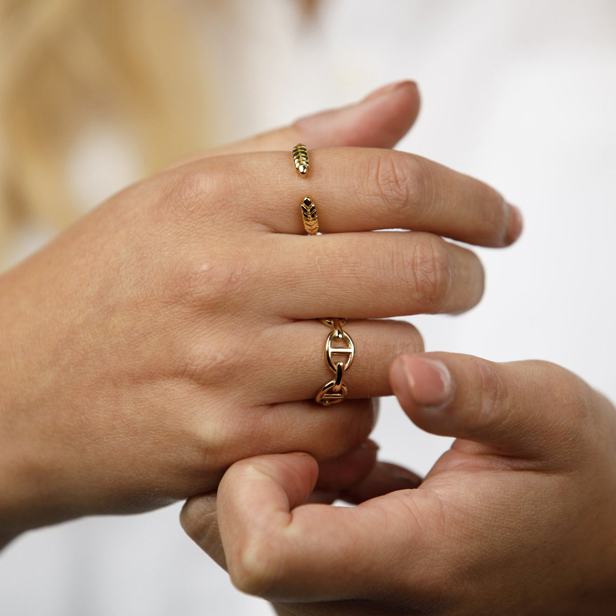 Open ring with leaf pattern - gold - 3.5 mm - Stainless steel