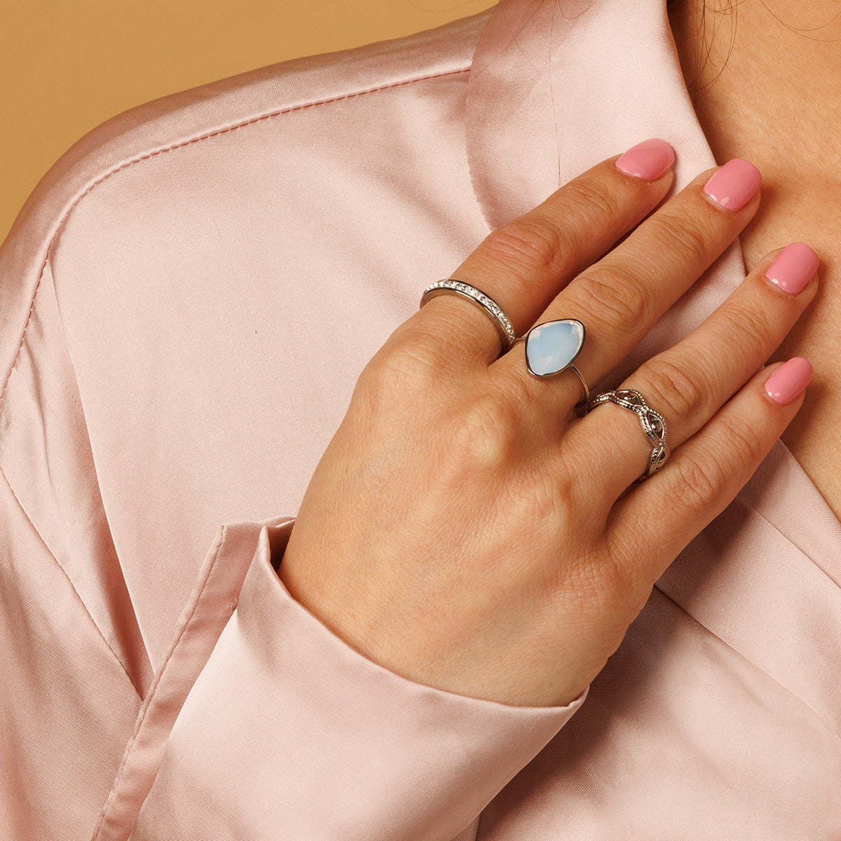 Silberner geflochtener offener Ring - Zeitloser Stil und Eleganz