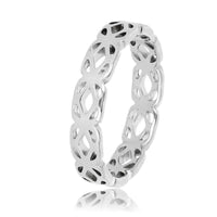 Silver ring - floral pattern - romantic and stylish
