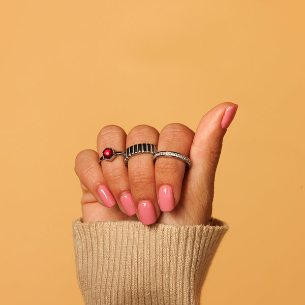 Zilverkleurige ring - stijlvolle ribbels - tijdloze charme