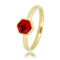 Goldener Ring - Sechseckiger dunkelroter Glasstein