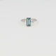 Ring zilver - grote blauwe steen - kleine zirkonia's
