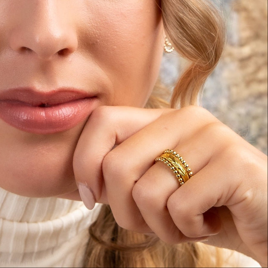 Ringenset goudkleurig - 3 aanschuifringen - Uniek design - My Bendel