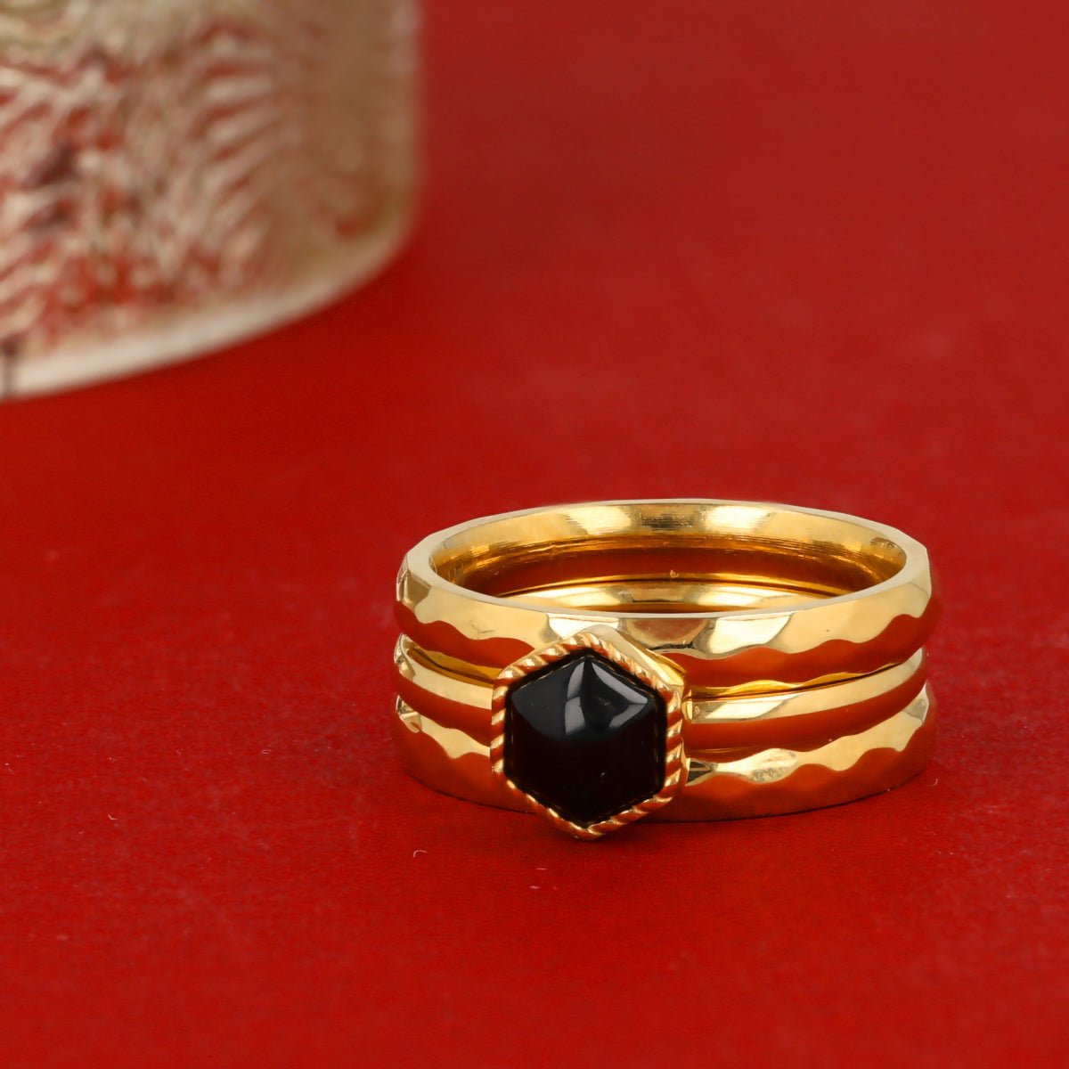 Ringenset met zeshoekige zwarte glassteen - My Bendel