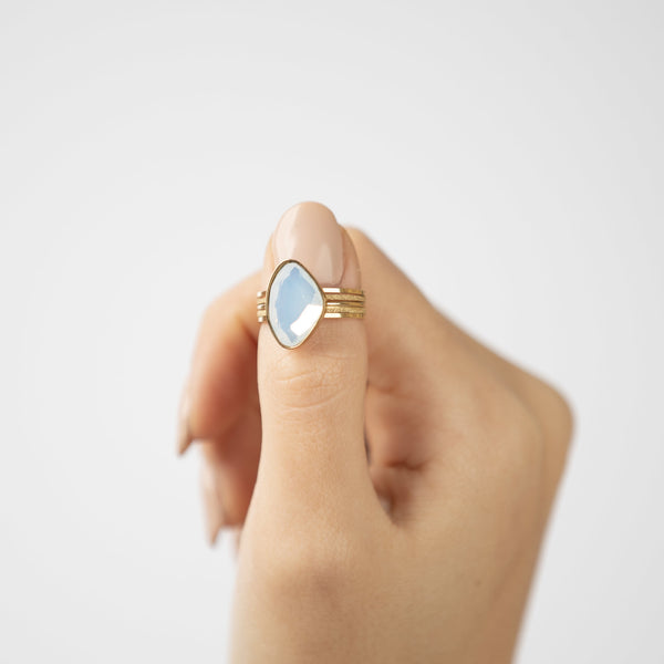 Bendel ringenset - goud met witte design steen
