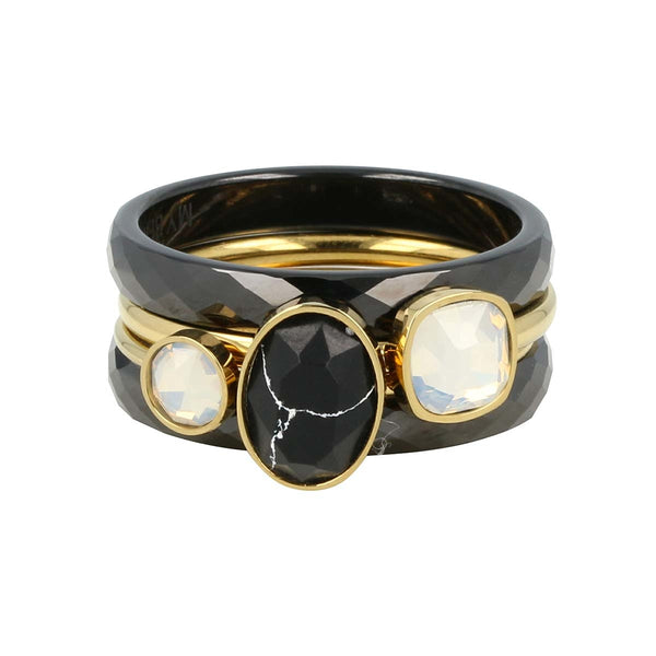 Ringenset zwart keramiek - gouden ringen met steen
