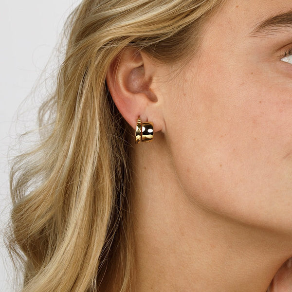 Stralende Gouden Oorringen 16x8 mm - Tijdloze Elegantie - My Bendel