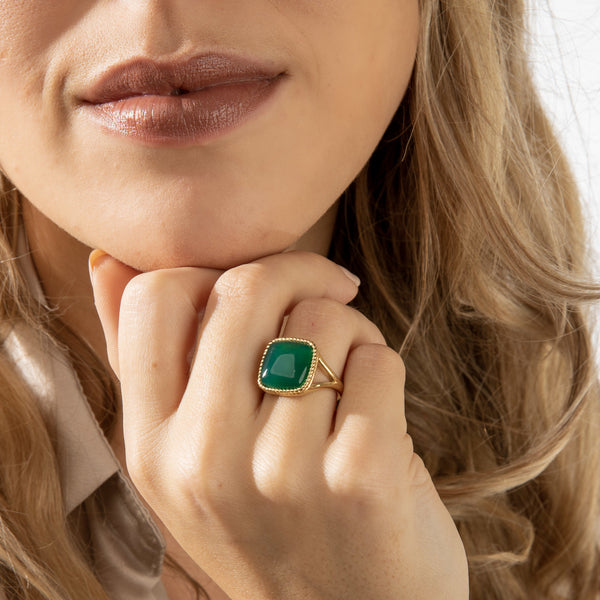 Gold signet ring - Green Agate gemstone - Chic appearance
