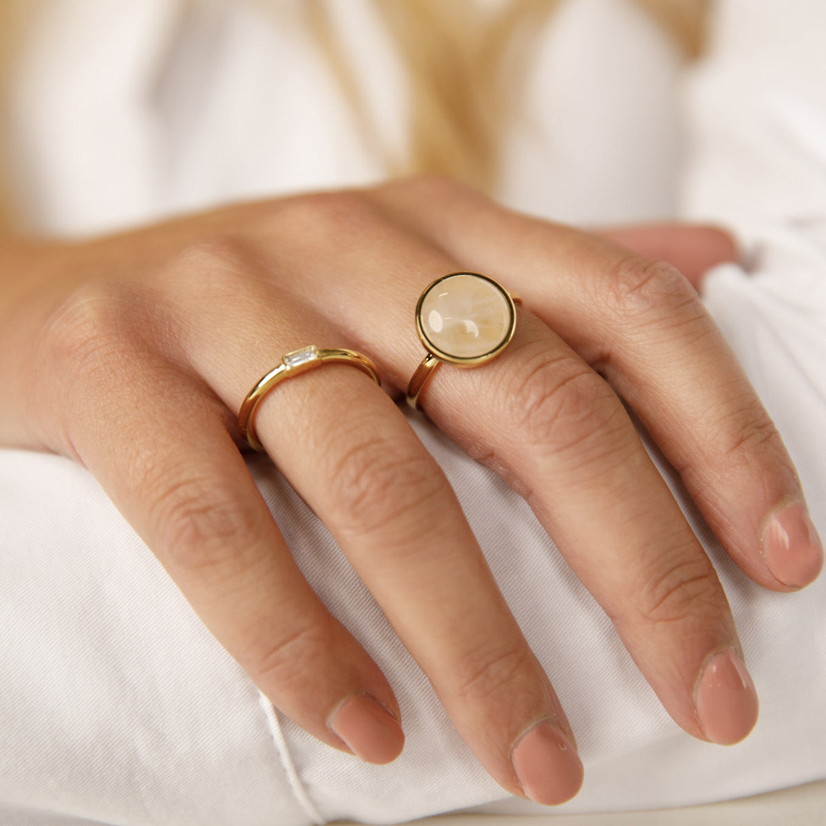 Gouden ring - Kleine kristalglassteen - Elegant